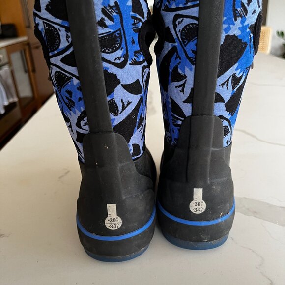 BOGS 3 Season Kids Boots Size 10 Little Kid - Blue Sharks - Picture 6 of 6